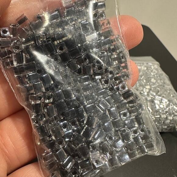 Approximately 1,800 Cubed Square Lined 4mm Glass Jewelry Craft Beads - Picture 2 of 4